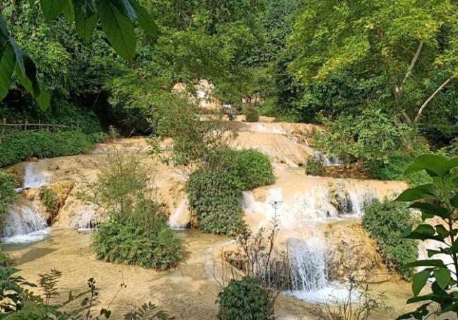 Ngắm thác nước đẹp như tranh vẽ ở xứ Thanh lên tem Việt - 4
