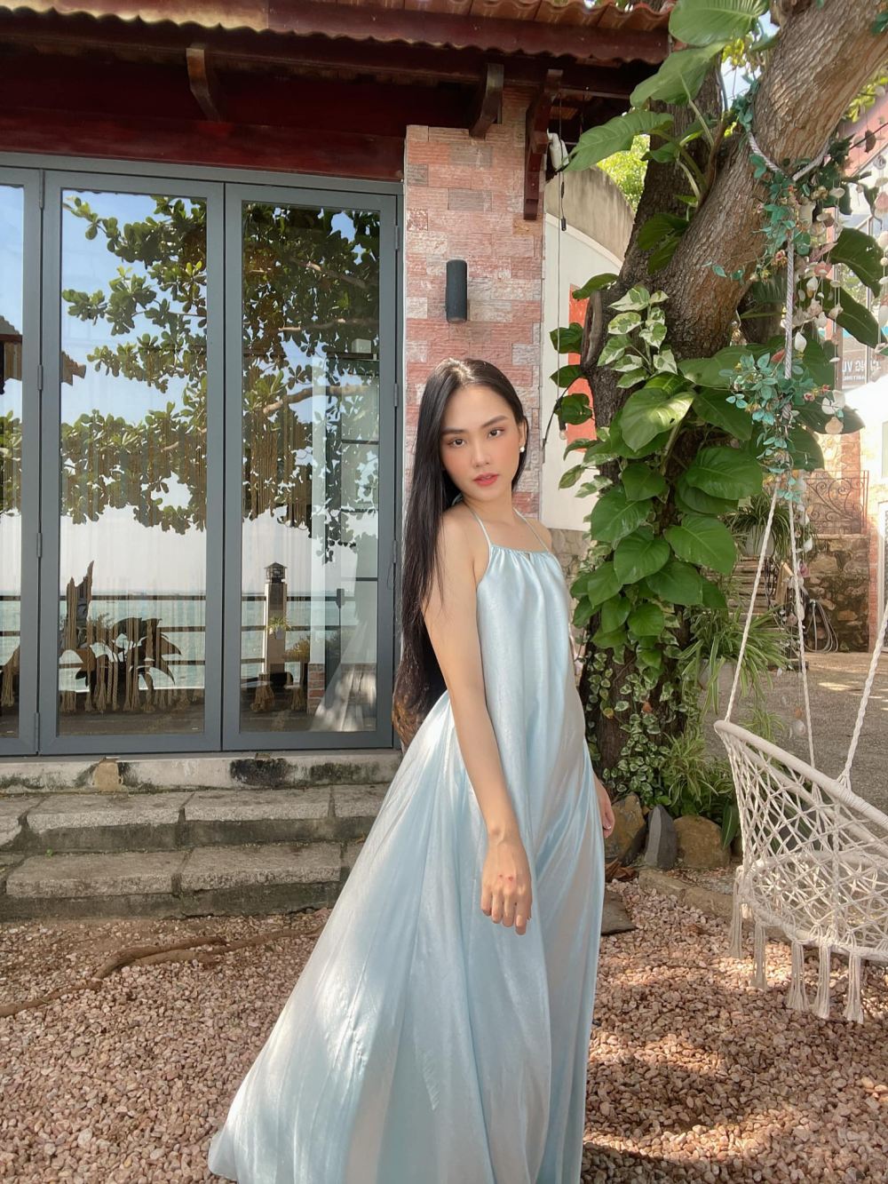 Gu mặc &#34;cháy phố&#34; của tân Hoa hậu Thế giới Việt Nam - 8