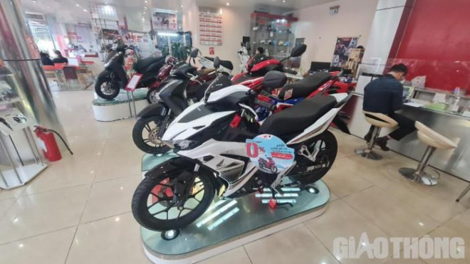 Giá xe Honda Winner X bất ngờ tăng trở lại - 3