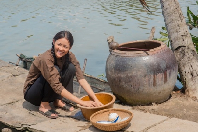 Hóa thân vào vai diễn có nỗi khổ tâm, cam chịu và nhận nhiều oan ức, Trương Mỹ Nhân không khỏi áp lực. Tuy nhiên, cô luôn cố gắng để phối hợp cùng bạn diễn và khắc họa rõ nhất nhân vật.
