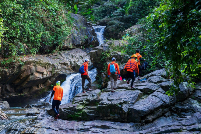 Vượt thác Dương Cầm tìm về thiên nhiên hoang sơ ở miền Tây Nam Quảng Bình - 3