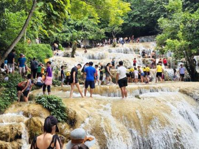 Ngắm thác nước đẹp như tranh vẽ ở xứ Thanh lên tem Việt
