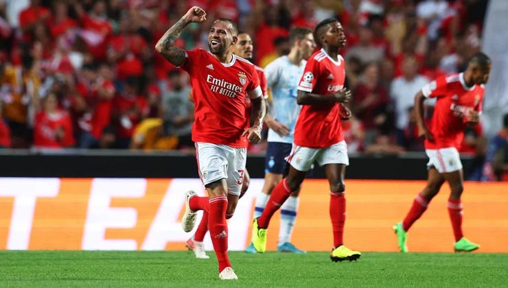 Benfica giành chiến thắng đậm đà