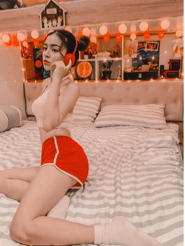 Bà xã hotgirl chấp nhận lùi về hậu trường để dành thời gian chăm sóc cho gia đình nhiều hơn, cũng là để Đỗ Duy Nam yên tâm công tác.
