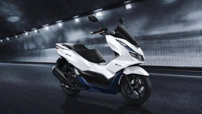 Honda PCX e:HEV 2022