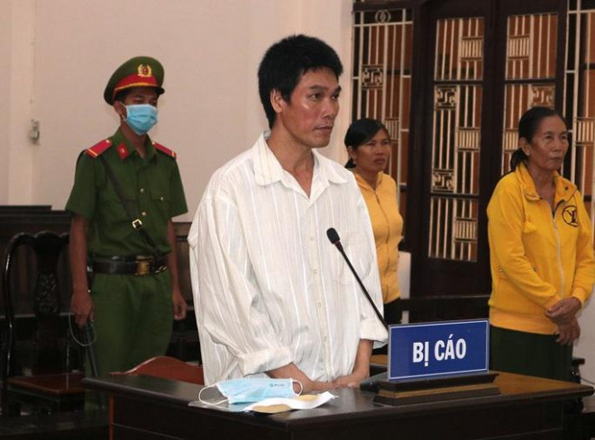 Bị cáo Võ Phong Phú tại tòa