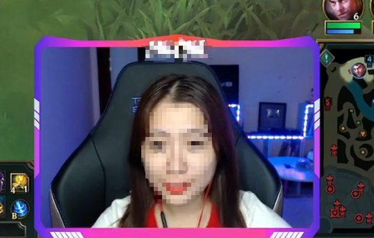 Nữ streamer bị lên án bởi những phát ngôn thiếu chuẩn mực - Ảnh chụp màn hình