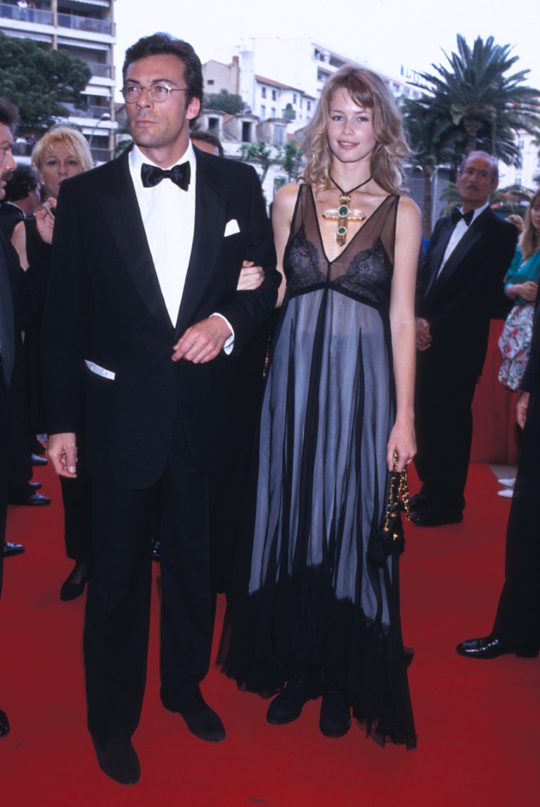 Nhìn lại người mẫu của thập niên 1990 cùng Claudia Schiffer - 10