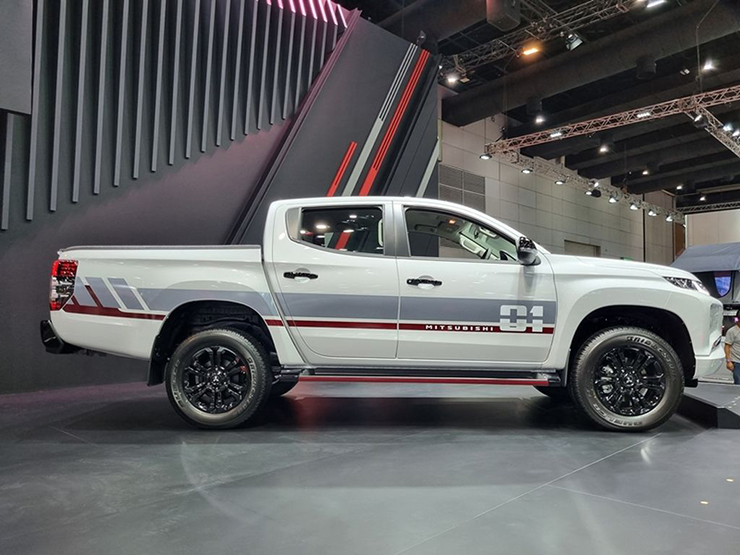 Ra mắt Mitsubishi Triton S-Limited Edition 2022, giá quy đổi từ 572 triệu đồng - 4