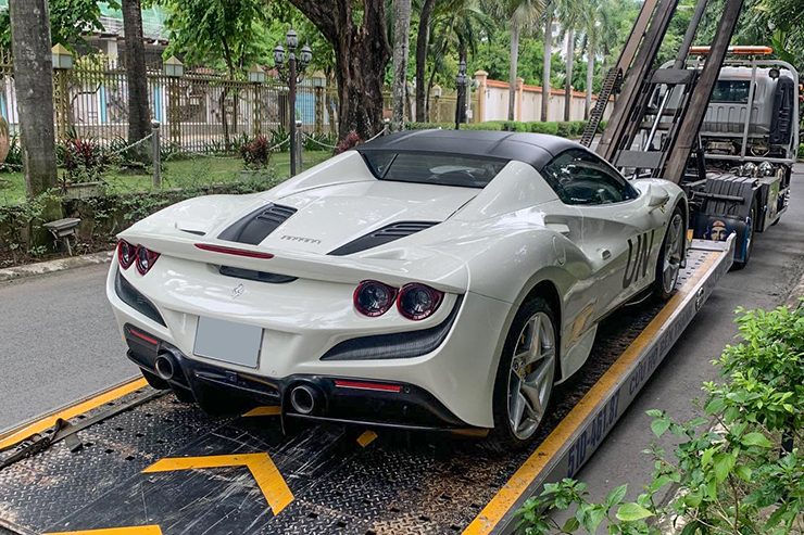 Chủ tịch Coffee Trung Nguyên “tậu” siêu xe Ferrari F8 Tributo mui trần màu độc nhất Việt Nam - 3