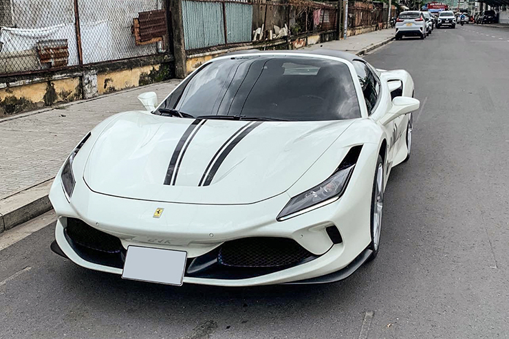 Chủ tịch Coffee Trung Nguyên “tậu” siêu xe Ferrari F8 Tributo mui trần màu độc nhất Việt Nam - 4