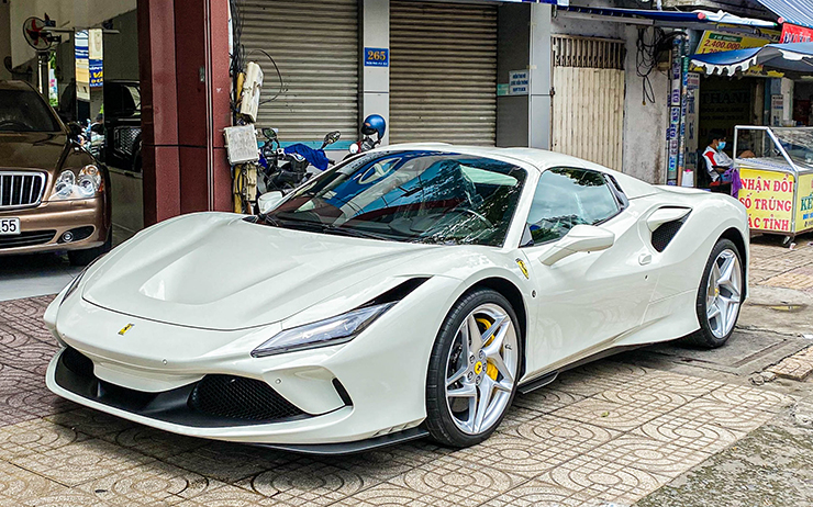 Chủ tịch Coffee Trung Nguyên “tậu” siêu xe Ferrari F8 Tributo mui trần màu độc nhất Việt Nam - 6