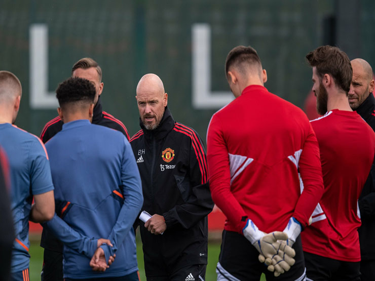 MU thanh lý hàng loạt: HLV Ten Hag gạch tên, 3 SAO rời Old Trafford là ai?