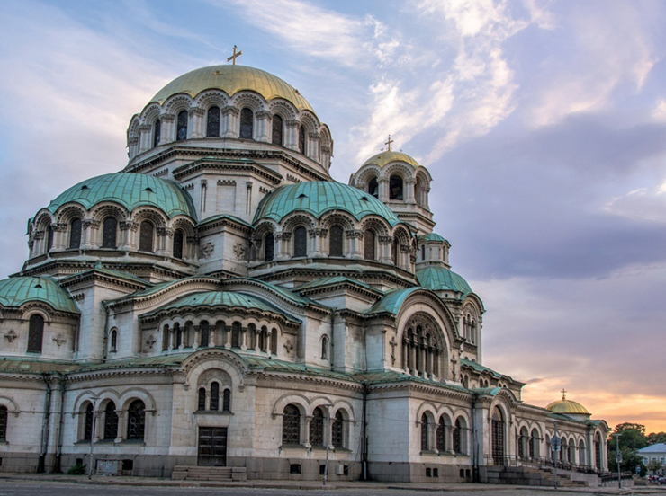 Sofia, Bulgaria: Sofia là một trong những thành phố du lịch rẻ nhất châu Âu hiện nay. Thành phố này có một kho lưu trữ phong phú về kiến ​​trúc lịch sử ngoạn mục đảm bảo sẽ khiến bạn kinh ngạc.&nbsp;
