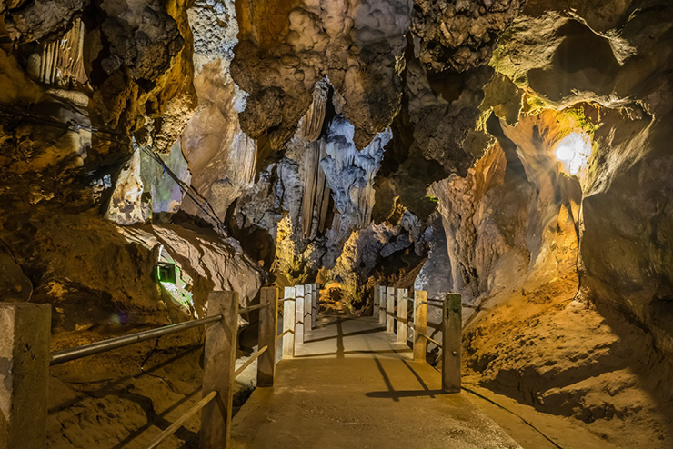 Không chỉ có biển, Thái Lan còn “hớp hồn” du khách với 7 hang động tuyệt đẹp này - 3