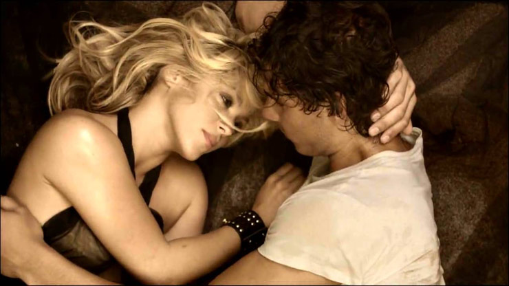 Shakira và Nadal bị đồn đã yêu nhau khi họ đóng chung MV "Gypsy" năm 2009