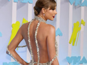 Thời trang - Thảm đỏ VMA: Taylor Swift diện váy xuyên thấu có &quot;lấn át&quot; dàn gái đẹp Hàn Quốc?