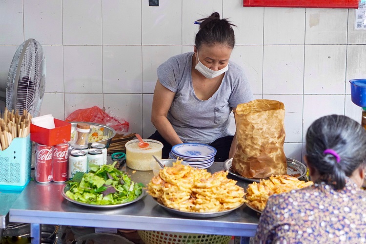 Khám phá “siêu ngõ ẩm thực” chợ Đồng Xuân với… 50.000 đồng - 4