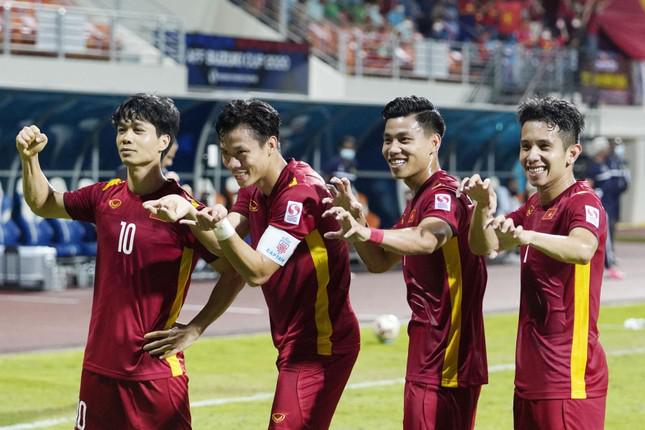 Các cầu thủ Việt Nam ăn mừng trong chiến thắng 3-0 trước Malaysia ở AFF Cup 2020. (Ảnh: VFF)