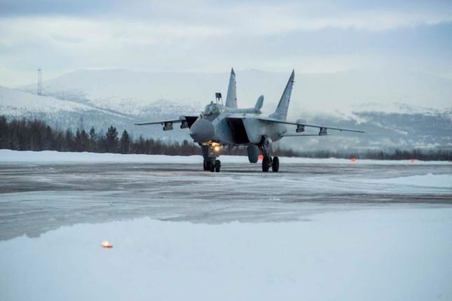 MiG-31BM được phát triển từ MiG-31. Ảnh: Bộ Quốc phòng Nga