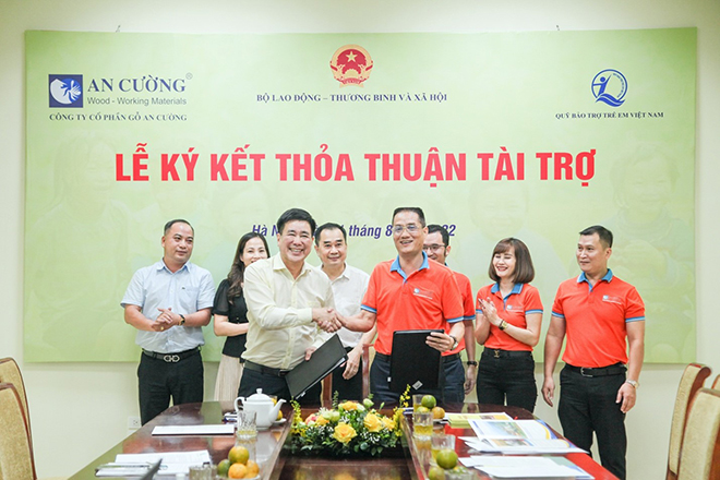 Gỗ An Cường (ACG) ký kết tài trợ 2 tỷ 500 triệu đồng cho Quỹ bảo trợ trẻ em Việt Nam - 1