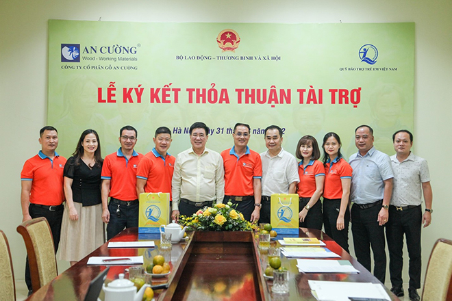 Gỗ An Cường (ACG) ký kết tài trợ 2 tỷ 500 triệu đồng cho Quỹ bảo trợ trẻ em Việt Nam - 4