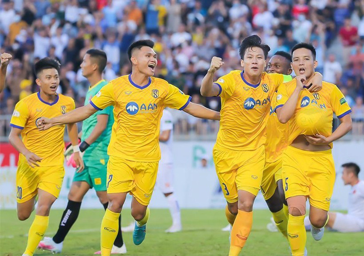 Nóng bỏng vòng 15 V-League: Hà Nội &#34;đại chiến&#34; Bình Định, khó lường Derby xứ Nghệ - 4
