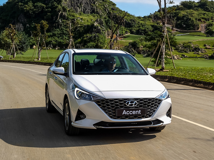 Giá xe Hyundai Accent niêm yết và lăn bánh tháng 9/2022