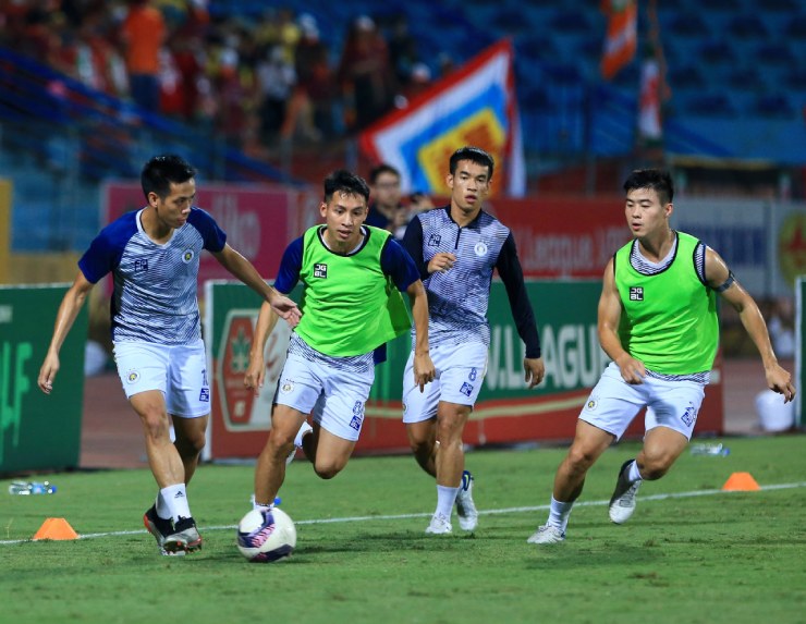 Trực tiếp bóng đá Hà Nội - Bình Định: Rafaelson lập hat-trick, 2 thẻ đỏ cuối trận (Hết giờ) - 10