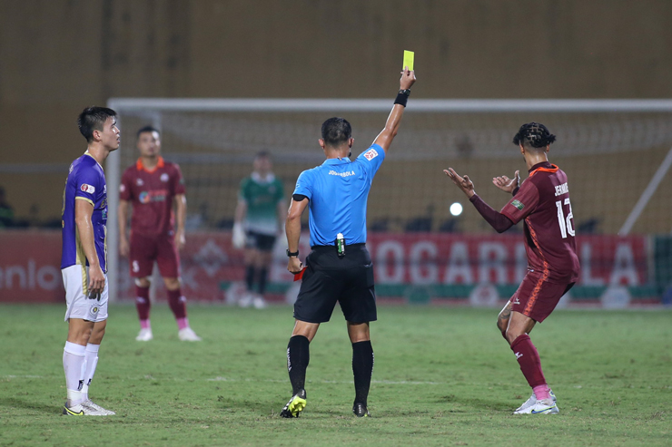 V-League hóa &#34;võ đài&#34;: Sao ngoại khiêu khích, Duy Mạnh trả đũa ăn thẻ đỏ - 4