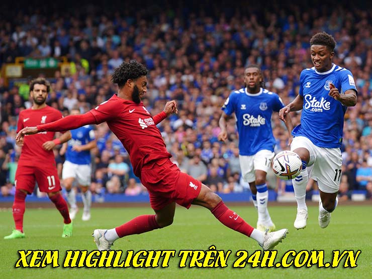 Video bóng đá Everton - Liverpool: Cột dọc, bàn thắng hụt và công lớn 2 ”người nhện” (Xem highlight trên 24h.com.vn)