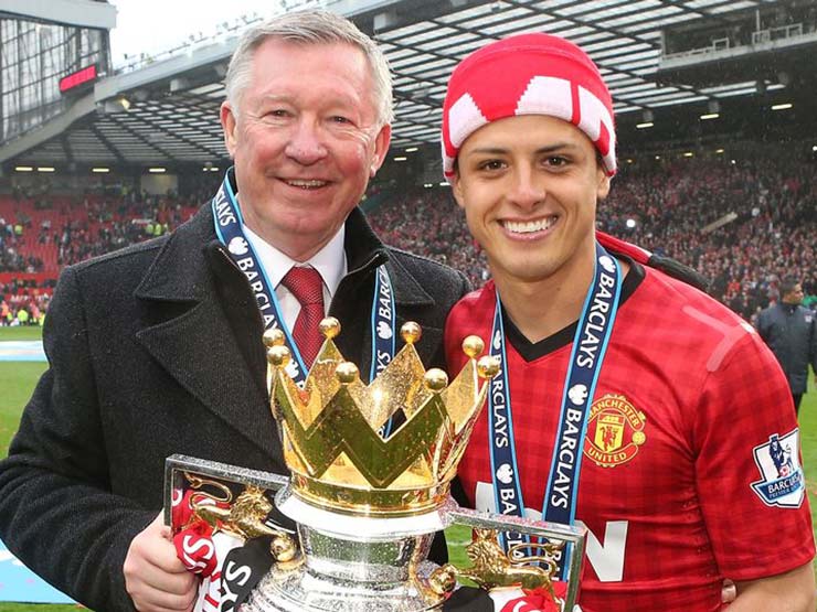 MU khủng hoảng hàng công: Chicharito sẵn sàng đá ”không lấy tiền”, đưa lời khuyên về Sir Alex