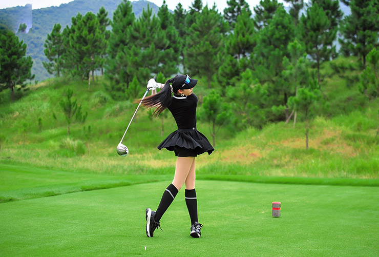 Trong đêm chung kết "Miss Golf Việt Nam 2022", Lê Thanh Tú đã thể hiện sự vượt trội khi trình bày khéo léo, đĩnh đạc quan điểm của mình trước câu hỏi ứng xử&nbsp;từ ban giám khảo.
