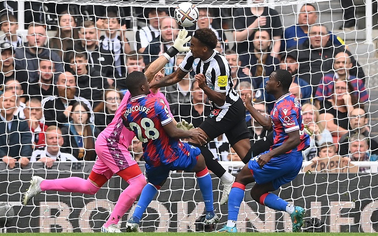 Tình huống VAR từ chối bàn thắng hợp lệ của Newcastle