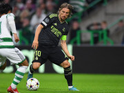 Bóng đá - Modric lập kỷ lục khó tin tuổi 36 giúp Real thắng 3-0, fan Celtic vỗ tay thán phục