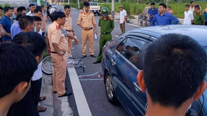 Hiện trường vụ tai nạn nữ học viên tập lái gây ra khiến cháu bé 5 tuổi tử vong thương tâm