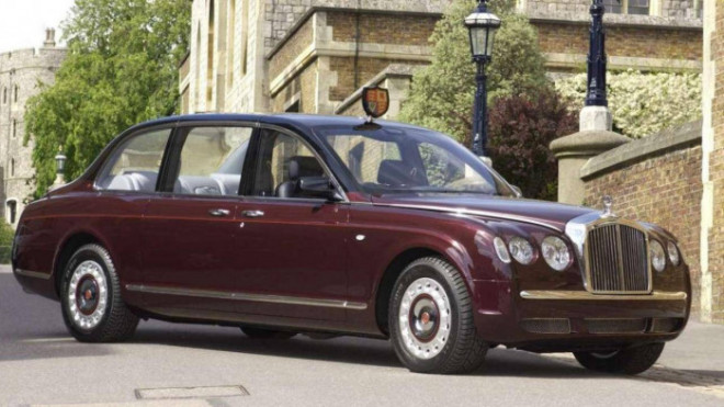 Chiếc Bentley State Limousine dành riêng cho Nữ hoàng Anh Elizabeth II