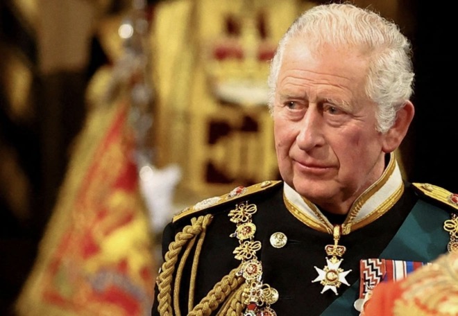 Thái tử Charles, con trai cả của bà Elizabeth II, trở thành nhà vua Charles III.