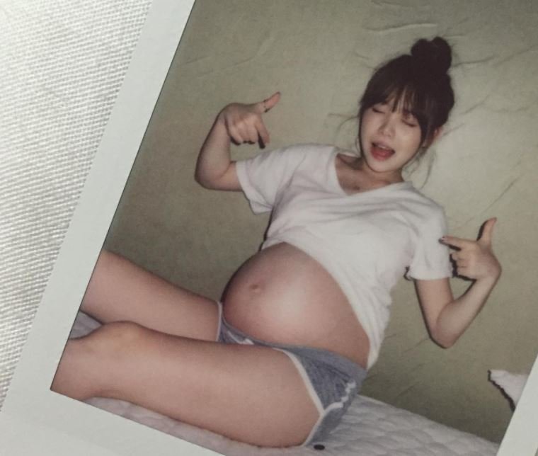 Hong Young Ki tăng khá nhiều cân ở thời điểm mang thai.