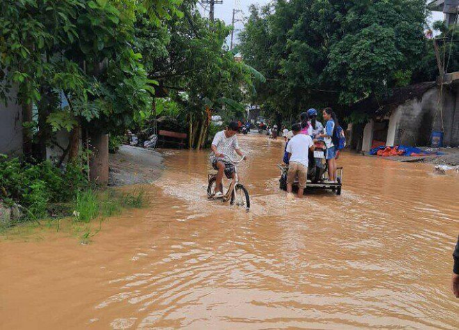 Mưa lũ gây ngập lụt ở huyện Chương Mỹ, Hà Nội