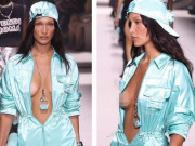 Thời trang - Bella Hadid để ngực trần trên sàn catwalk