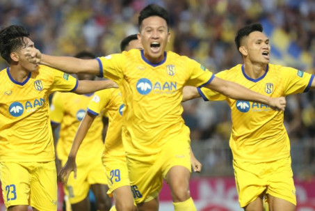 Video bóng đá SLNA - Đà Nẵng: Thẻ đỏ, siêu phẩm & dấu ấn Quế Ngọc Hải (Vòng 16 V-League)