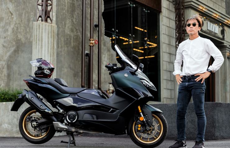 Ngắm xe ga 2022 Yamaha TMAX 560 cuốn hút cánh mày râu - 1