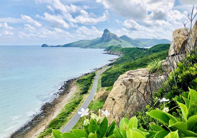 Huyện Côn Đảo có tiềm năng thế mạnh để phát triển du lịch, bờ biển dài 200km