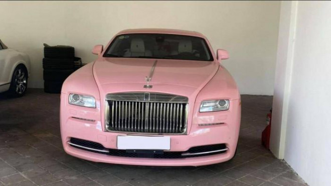 Chiếc Rolls-Royce Wraith được bà Hằng sử dụng