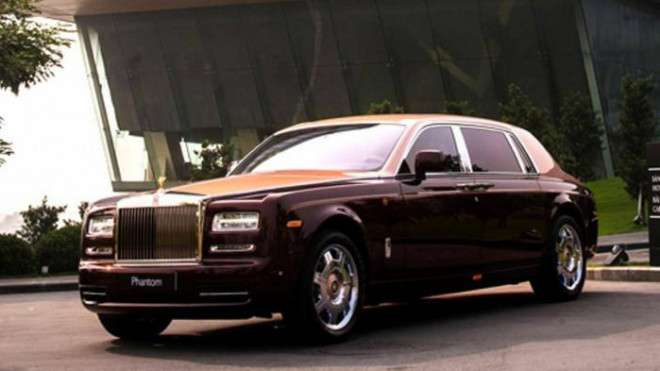 Rolls-Royce Phantom Lửa Thiêng