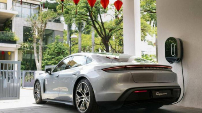 Porsche Taycan là xe điện đắt nhất Việt Nam, với mức giá niêm yết từ 4,76 - 9,55 tỷ đồng