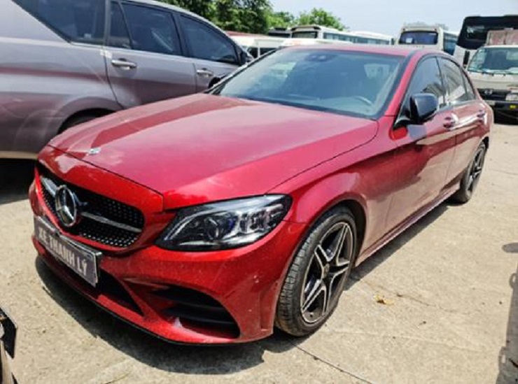 Chiếc Mercedes C300 2020 được VIB rao bán thanh lý với giá 1,48 tỷ đồng