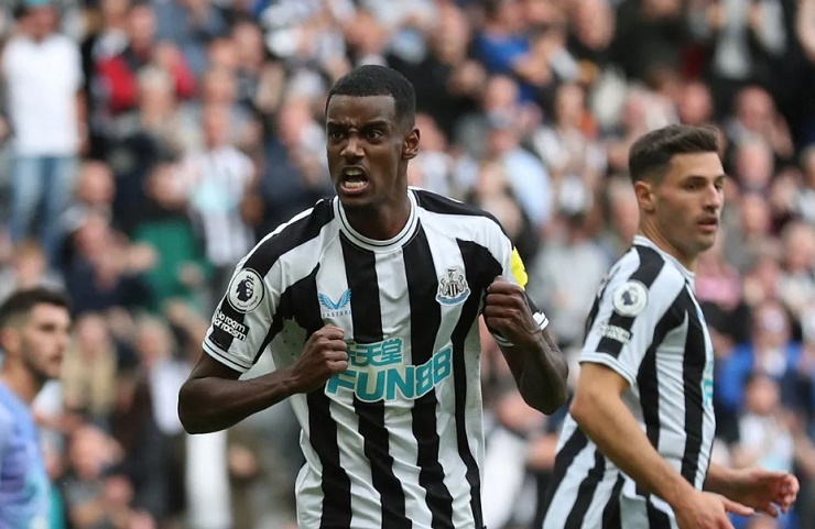 Isak lập công&nbsp;giữ lại 1 điểm cho Newcastle