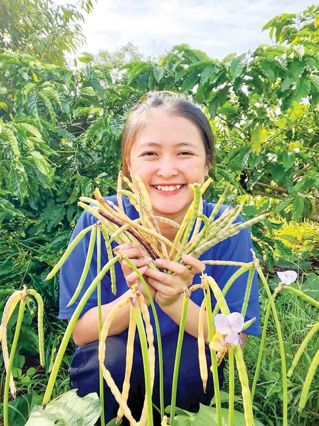 Nụ cười chính là bí quyết giúp Trang lan tỏa năng lượng tích cực đến mọi người ảnh: NVCC